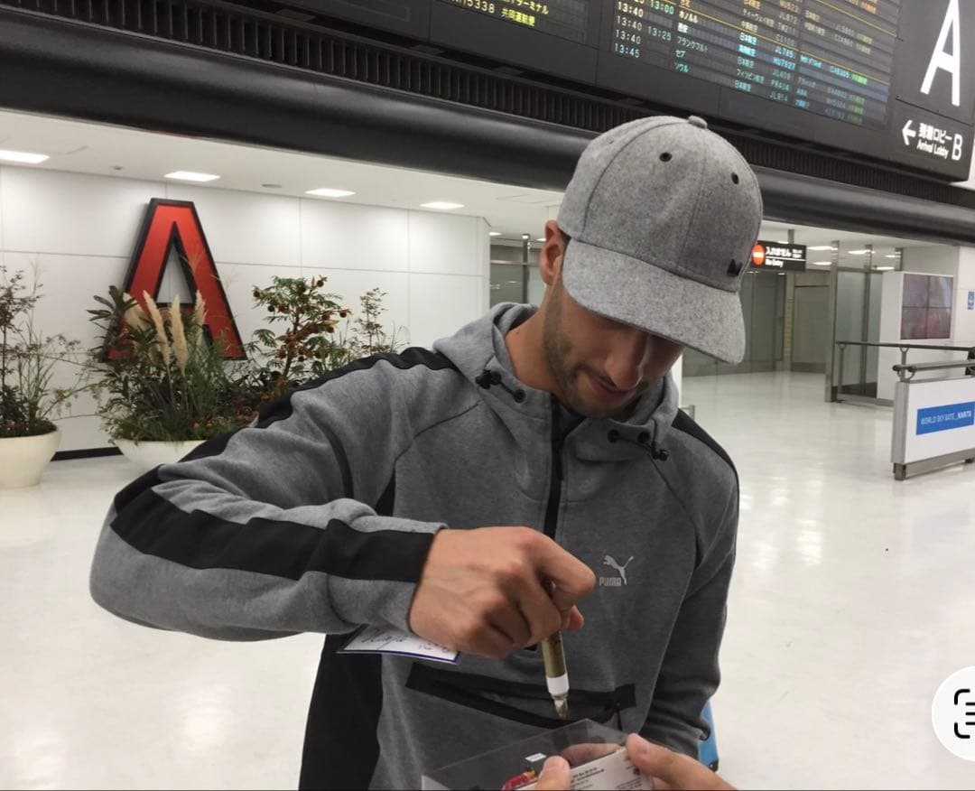 （1点物）F1 TORO ROSSO STR8ダニエルリカルド直筆サイン入り