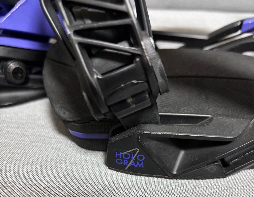 SALOMON サロモンHOLOGRAM サイズM