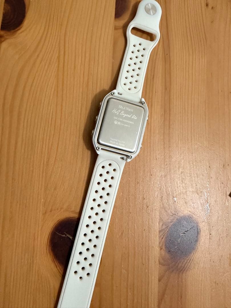 美品　画面フィルム貼ったまま　ゴルフ　ショットナビ　白