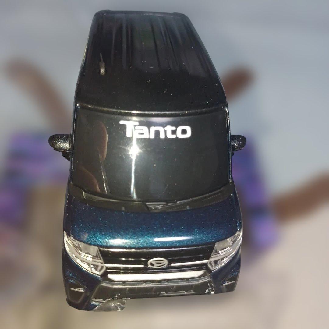 ダイハツ　　タント　　２種類セット　(１種類はサイドガーニッシュ付き)