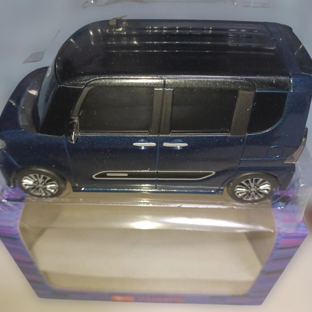 ダイハツ　　タント　　２種類セット　(１種類はサイドガーニッシュ付き)