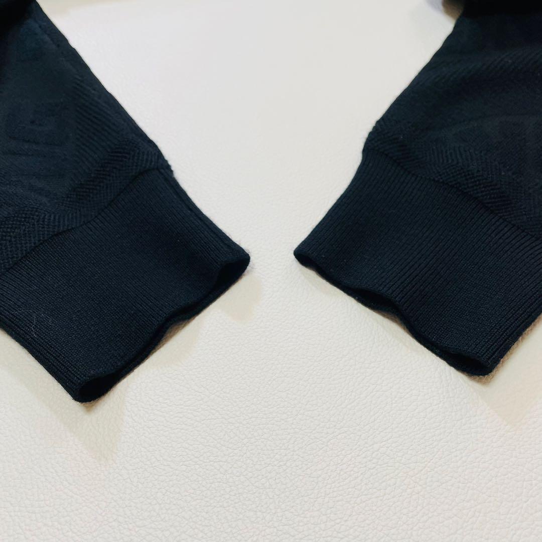 6412【美品】ブリーフィング　クルーネックニット　ななめロゴ　ブラック 総柄