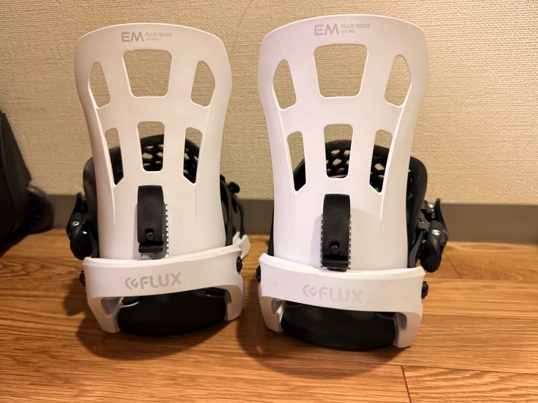 スノーボード FLUX EM 22-23