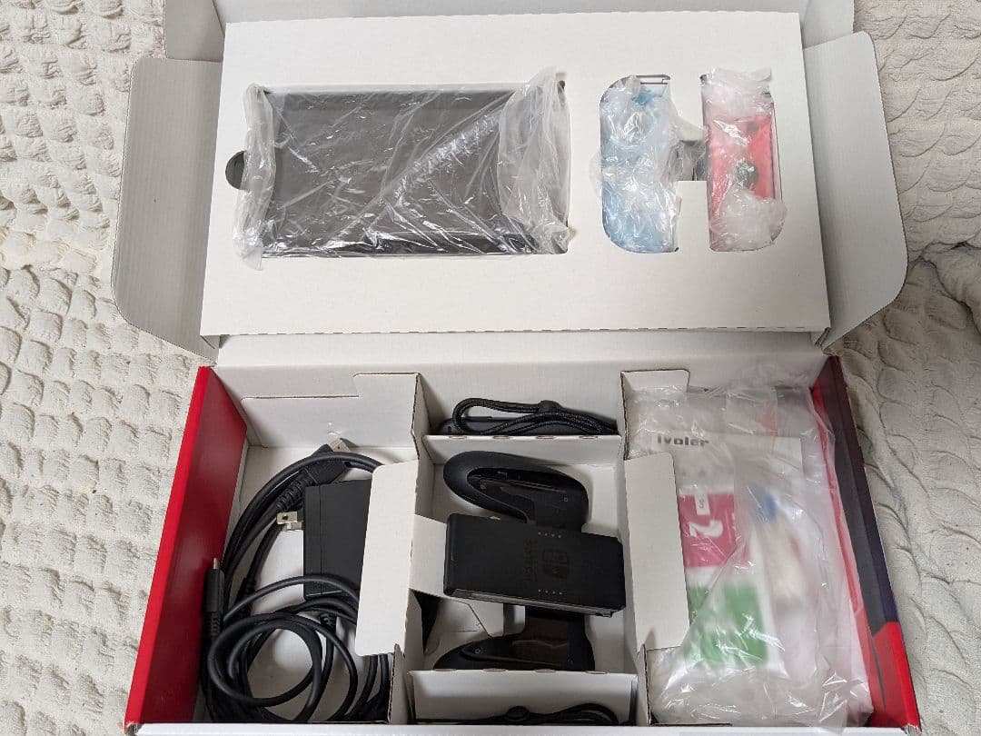 Nintendo Switch 本体（付属品あり）未使用ガラスフィルム2枚付