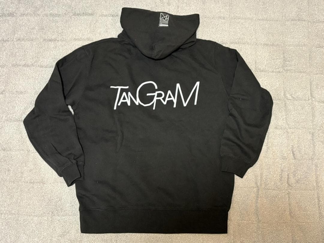 使用5回前後　タングラムTANGRAM　パーカー　ブラックLサイズ