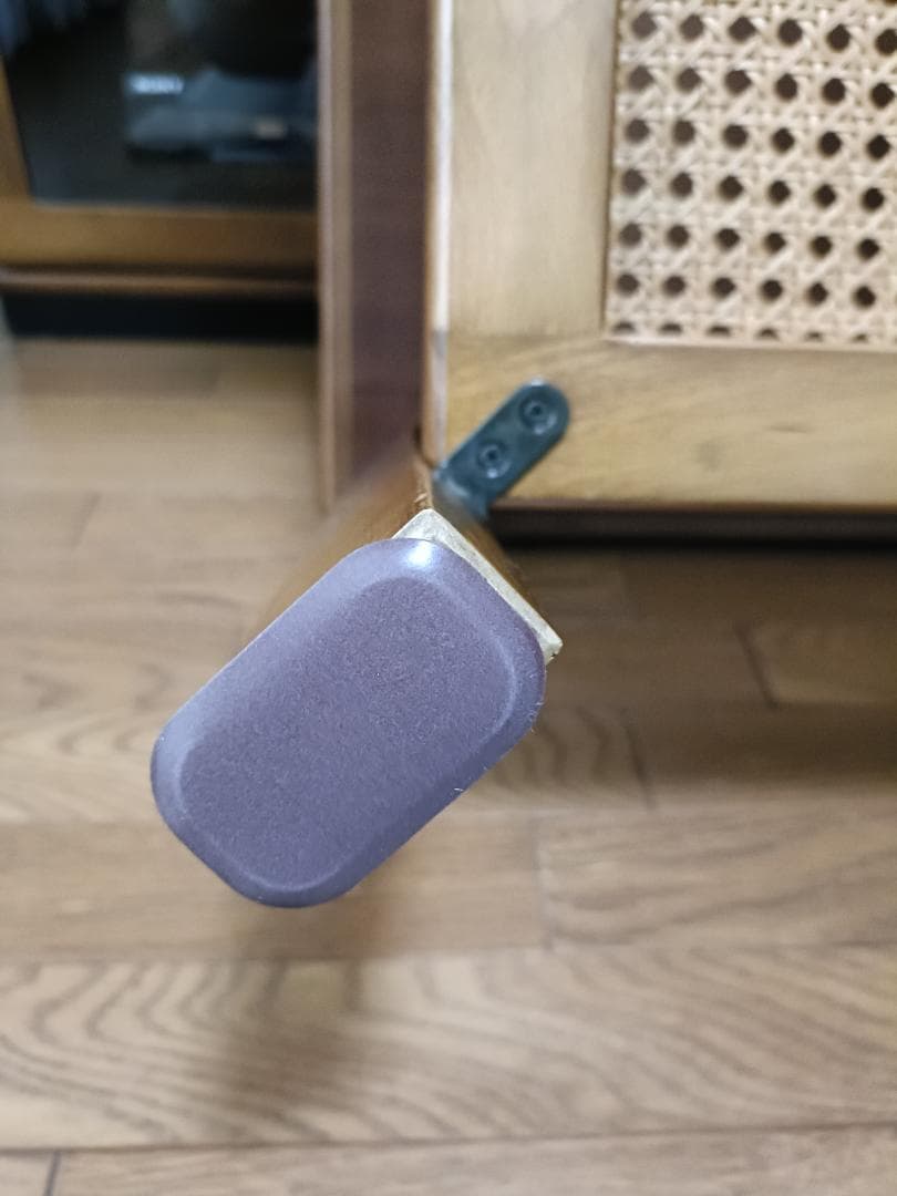 【値下げ】カリモク (95年製) リビングセンター・ローテーブル 棚板：籐