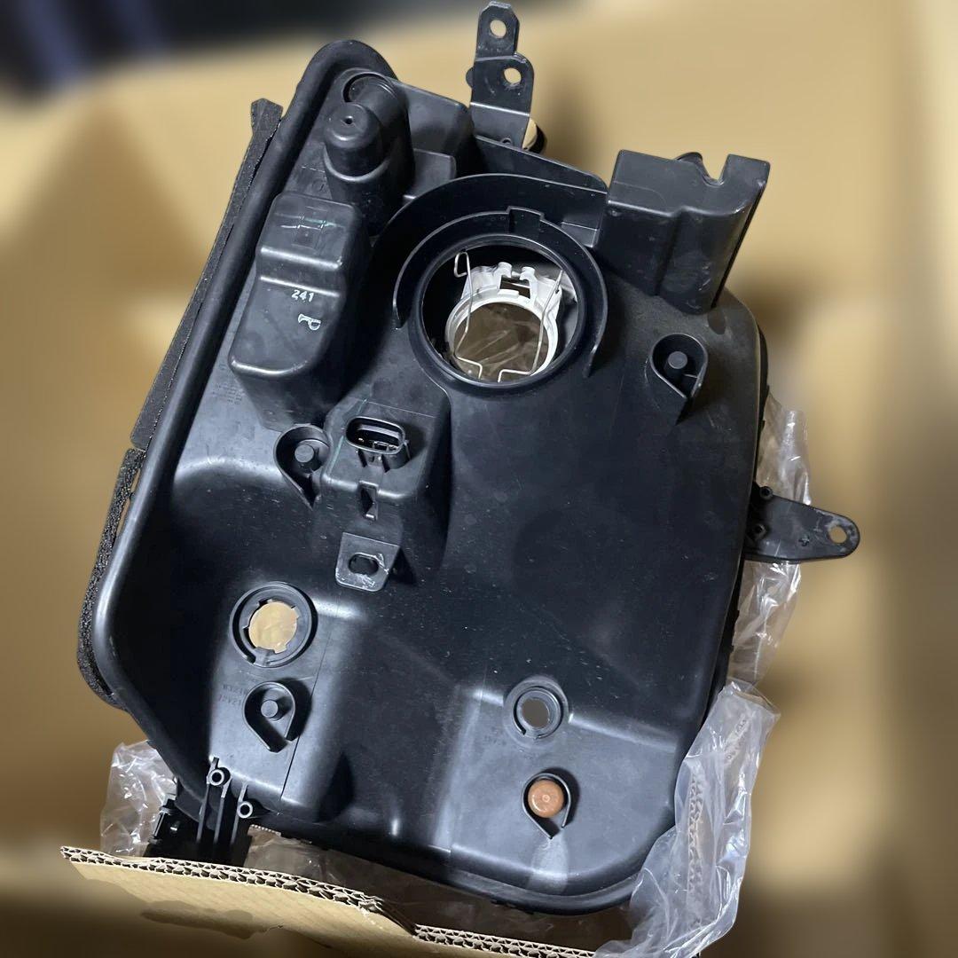 NV100クリッパー　エブリィ左中古ヘッドランプ02260-4A02B