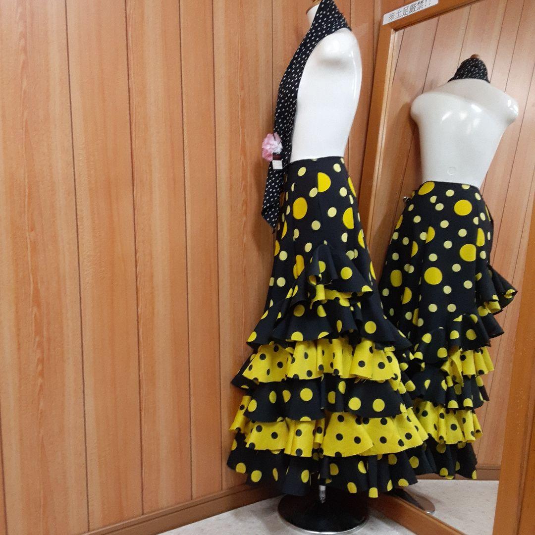 フラメンコ衣装　☆ファルダのみ　黒地黄色水玉/豪華3段フリル♡