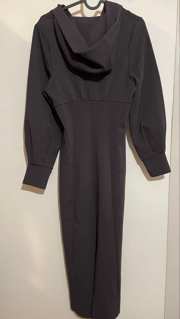 美品LILY BROWN リリーブラウン ボンディングフーディーワンピース