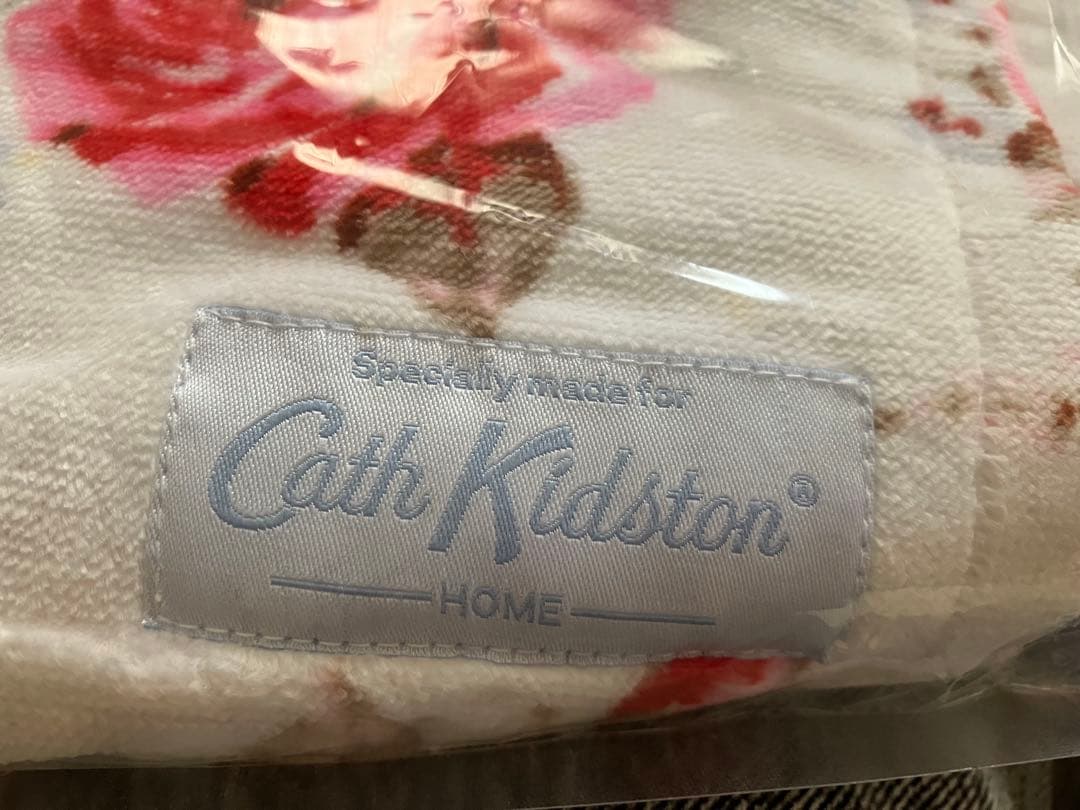 キャスキッドソン バスタオル　ローズ　ホワイト