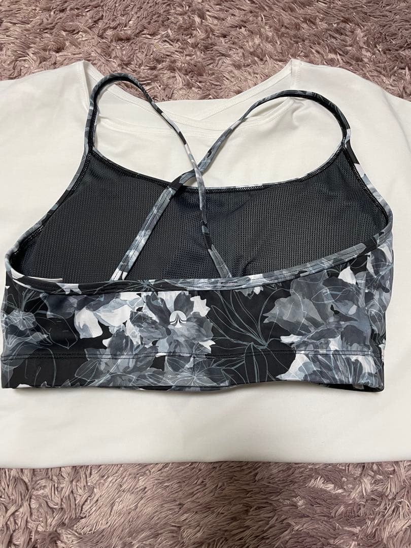 【ME】　SUKALA 花柄 ヨガウェア セット