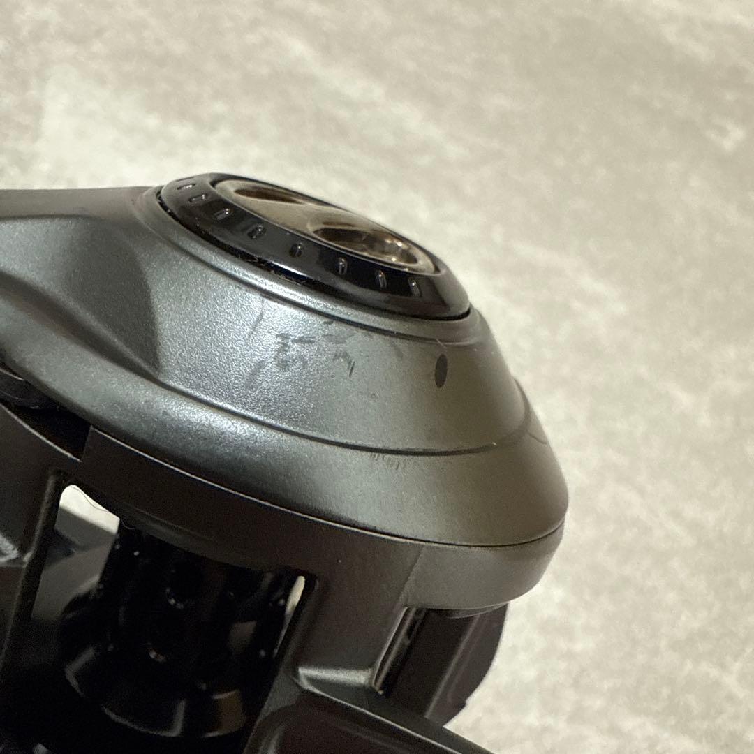 アブガルシア　ゼノン MG-X 8.3　ハイギア(右)　Abu Garcia