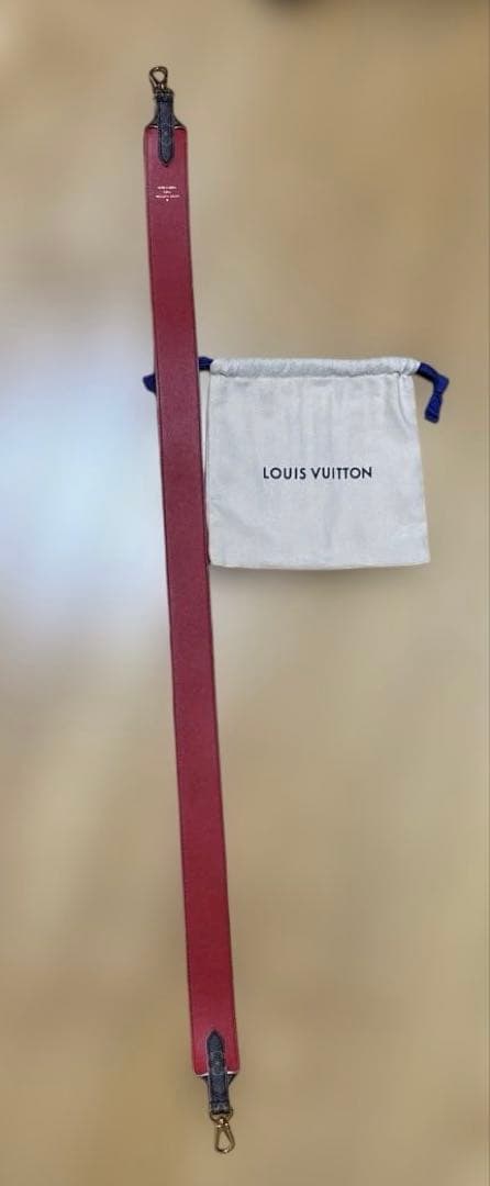 LOUIS VUITTONモノグラム LVショルダーストラップ