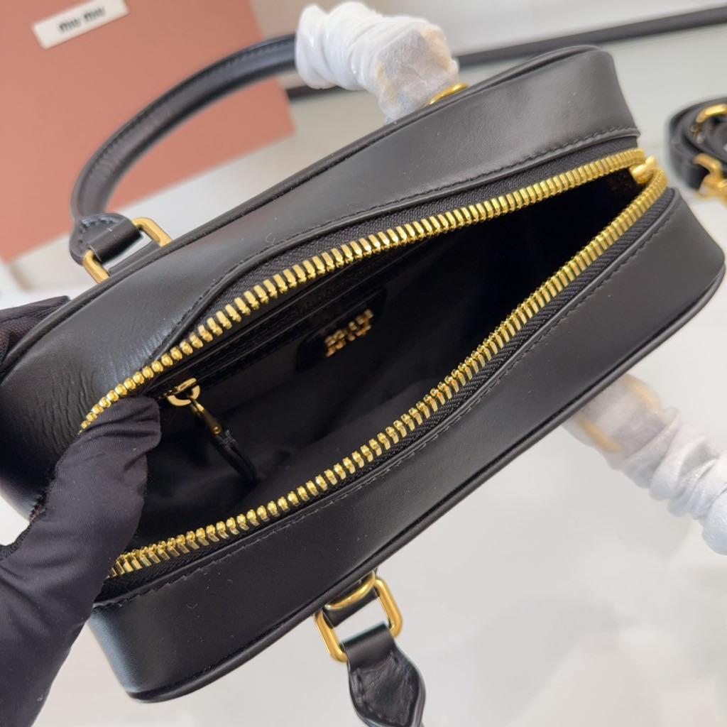 MIU MIU マテラッセ ミニボストンバッグ ブラック