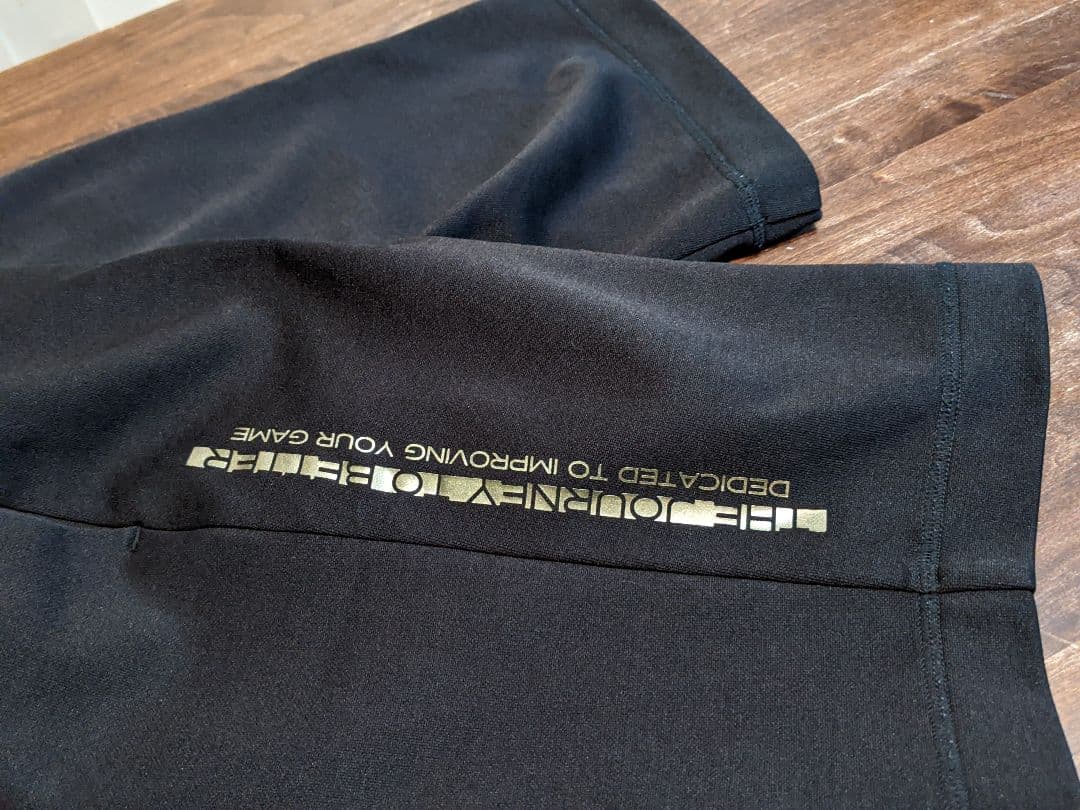 スリクソン by デサント　スウェット　ショートパンツ　ハーフパンツ　ゴルフ　黒