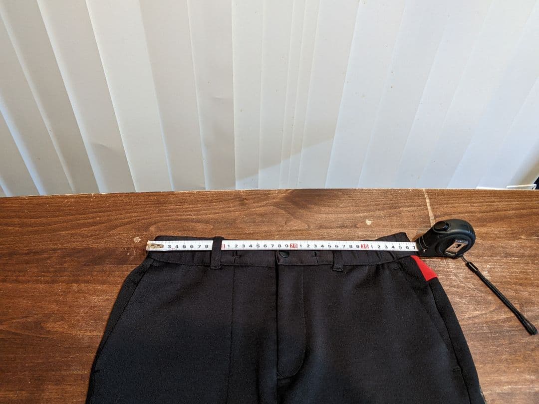 スリクソン by デサント　スウェット　ショートパンツ　ハーフパンツ　ゴルフ　黒