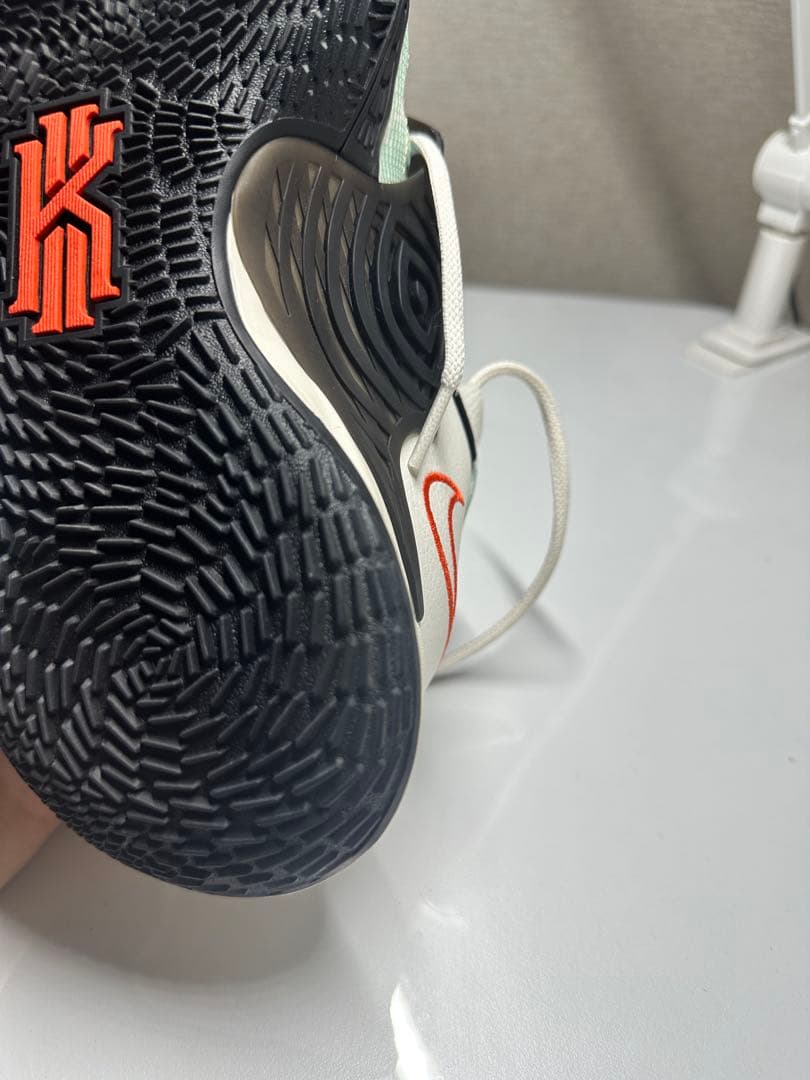 ナ*ん様 ナイキ カイリーロー3 26.5cm バスケットボールシューズ