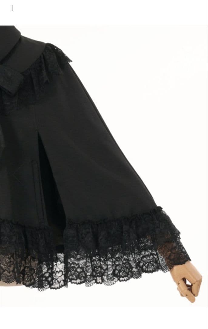 【新品タグ付】axes femme『リボン付レースフリルコート』Fサイズ　黒色