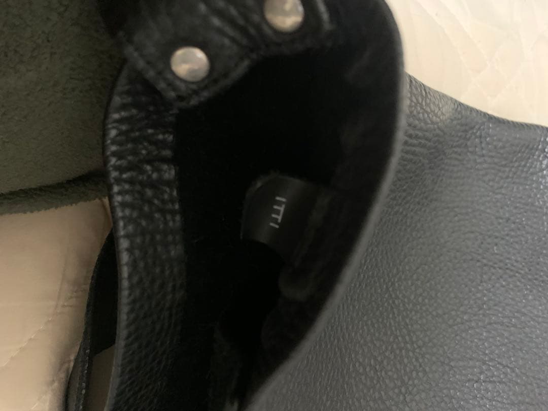 ITTI バゲットショルダートートバッグ 黒レザー