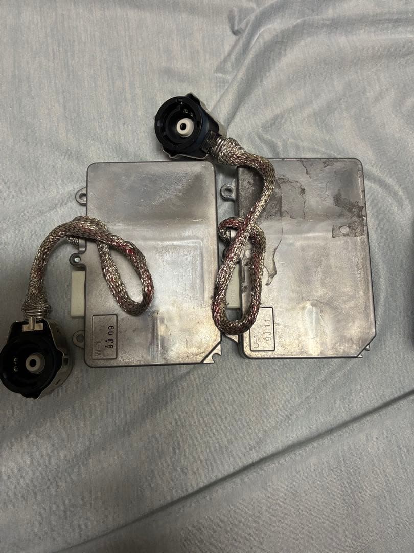 トヨタ純正 ハリアーライトコントロールユニット バラスト39000-77511