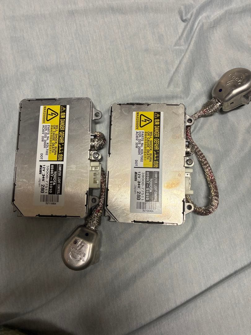 トヨタ純正 ハリアーライトコントロールユニット バラスト39000-77511