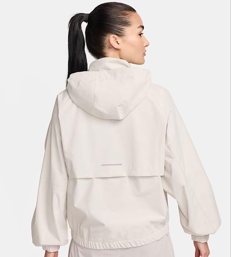 【新品】Nikeナイキ Storm-FIT スウィフト　ホワイト　レディースS