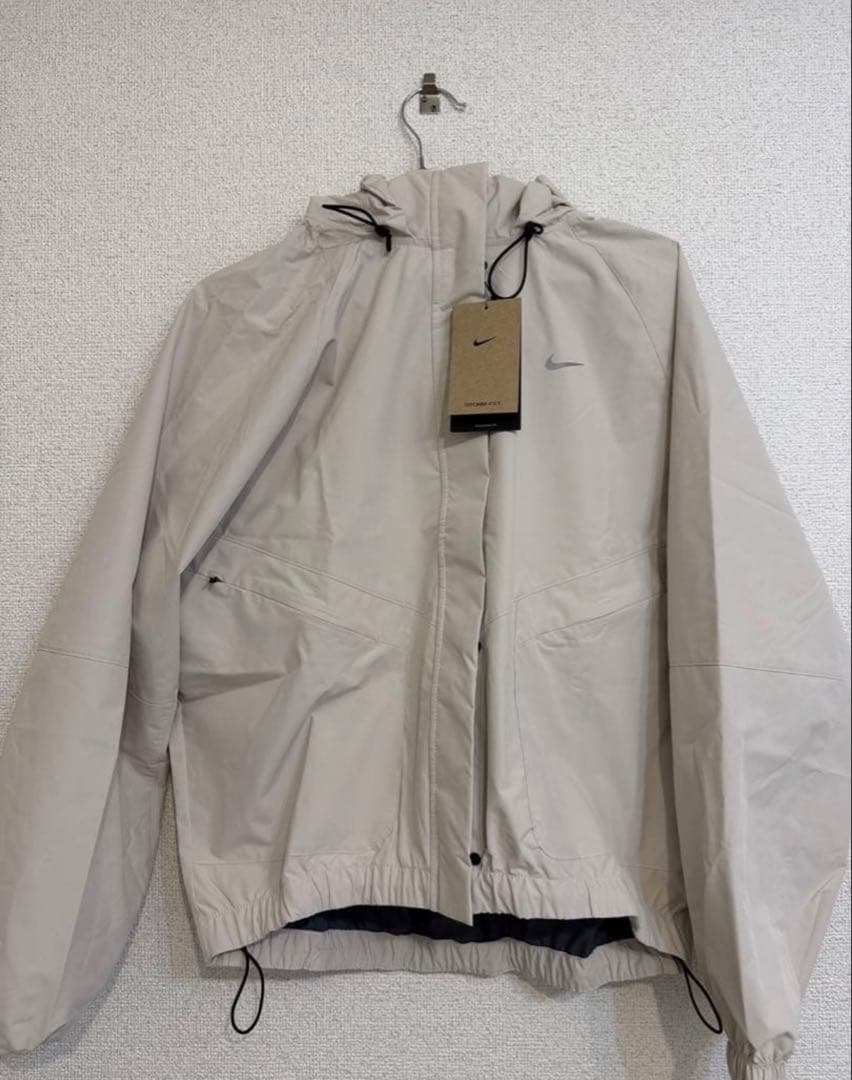 【新品】Nikeナイキ Storm-FIT スウィフト　ホワイト　レディースS