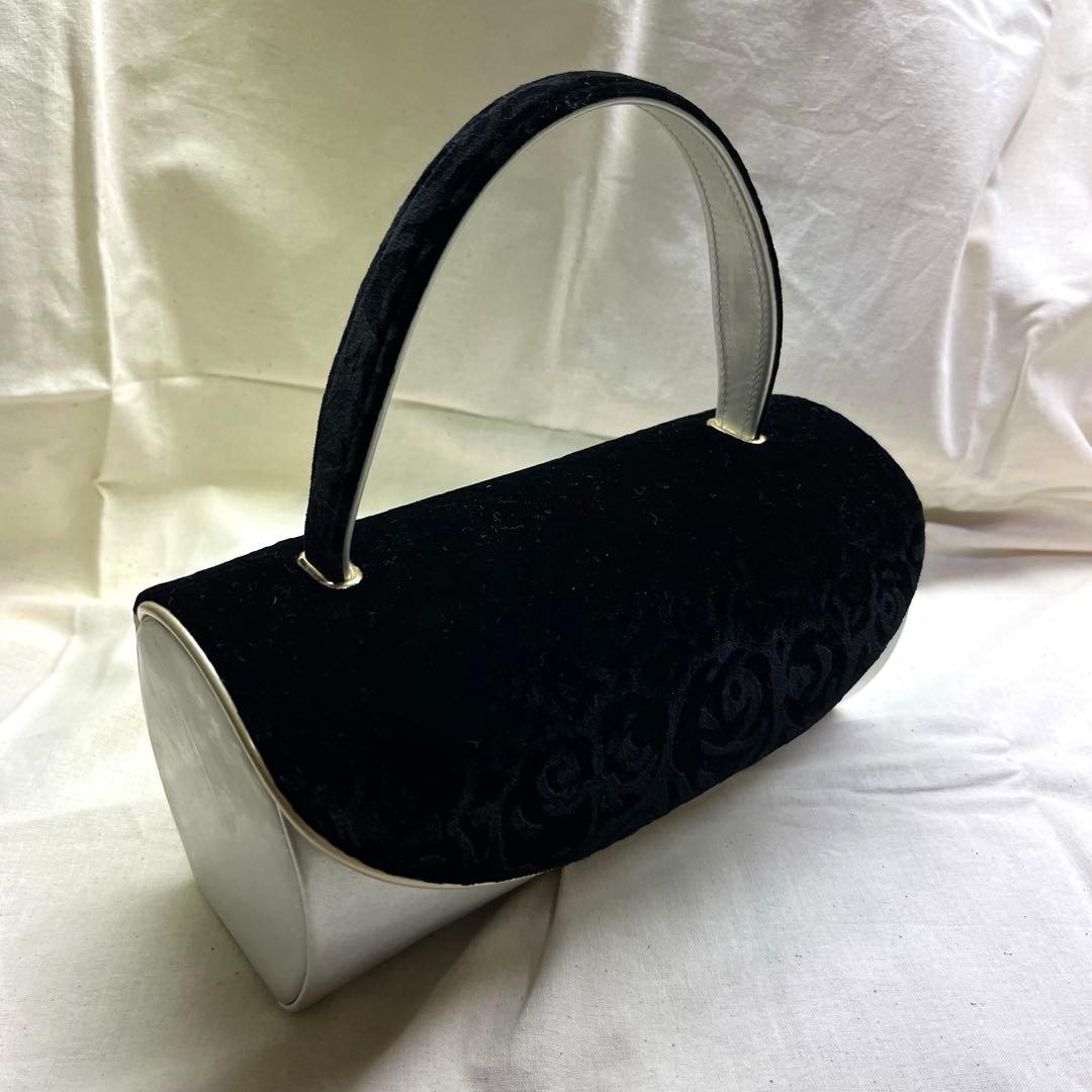 【早い者勝ち！】世美庵　草履バッグ　ベロア　高級感　シルバー　成人式　入学式