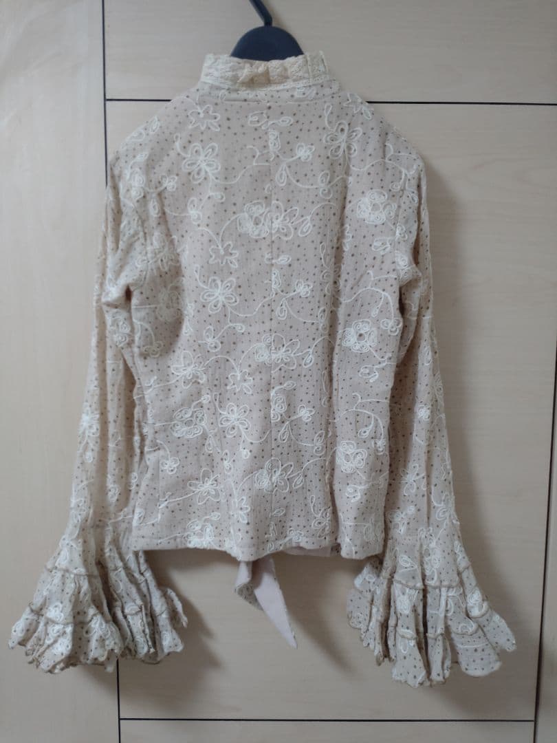 ナチュラル　フラメンコ 衣装　ソニアジョーンズ　ブラウス