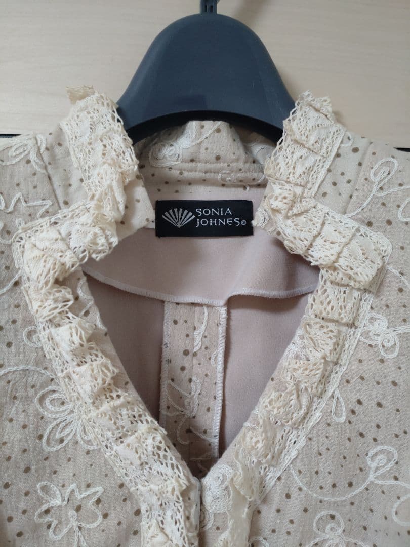 ナチュラル　フラメンコ 衣装　ソニアジョーンズ　ブラウス