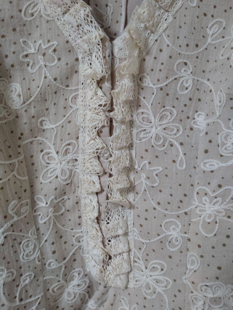 ナチュラル　フラメンコ 衣装　ソニアジョーンズ　ブラウス