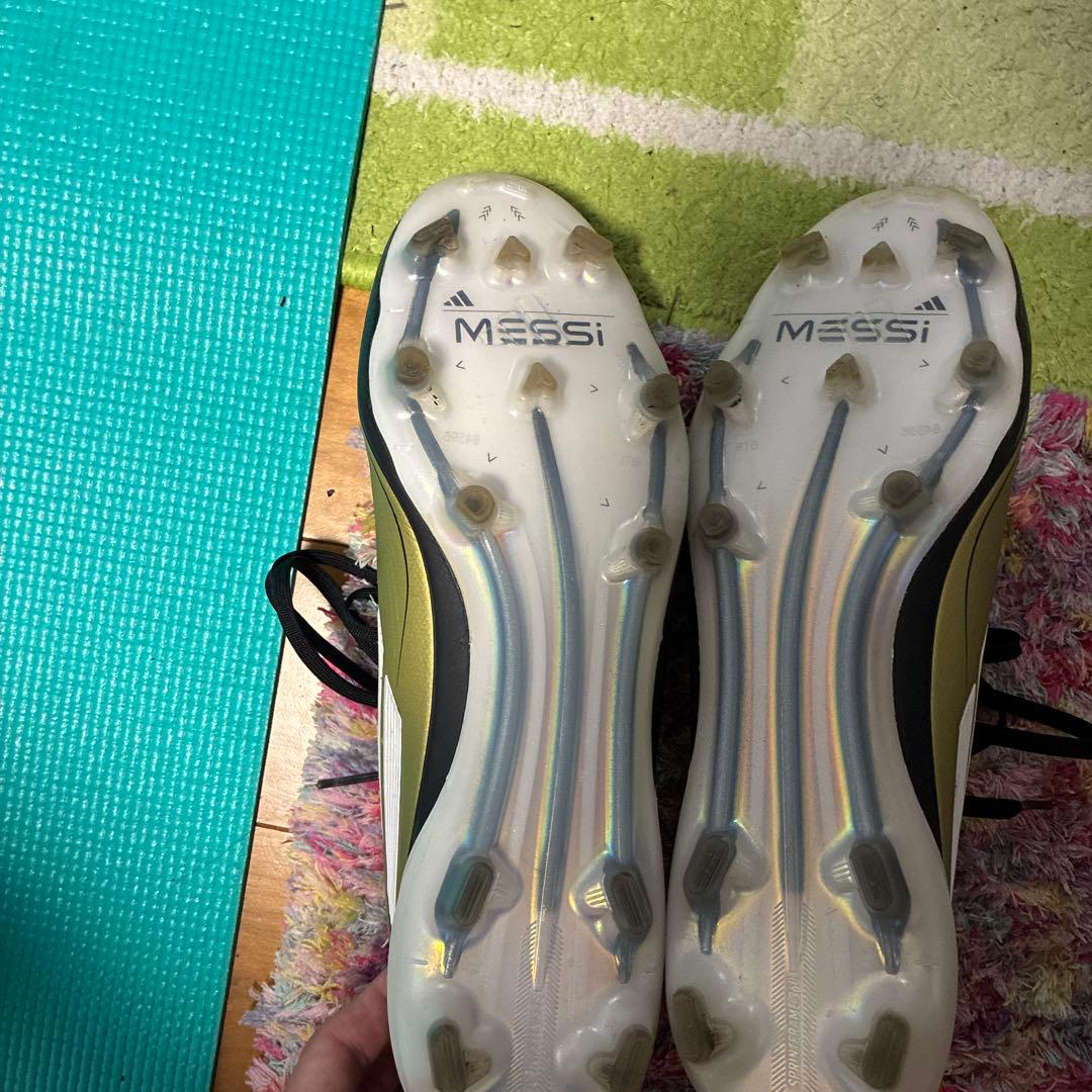 adidas MESSI ゴールド スパイクシューズ