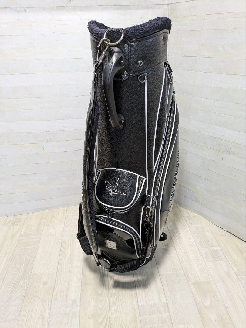 1PIU1UGUALE3　キャディバッグ ブラック/ホワイト