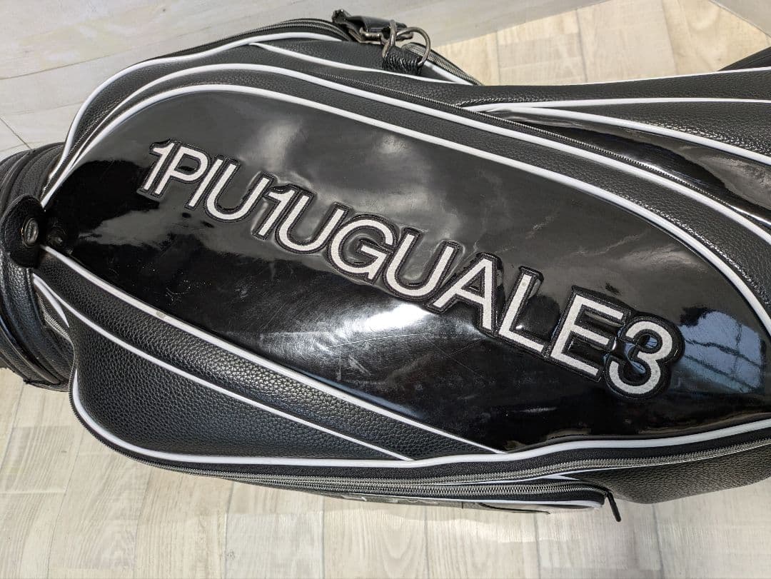 1PIU1UGUALE3　キャディバッグ ブラック/ホワイト