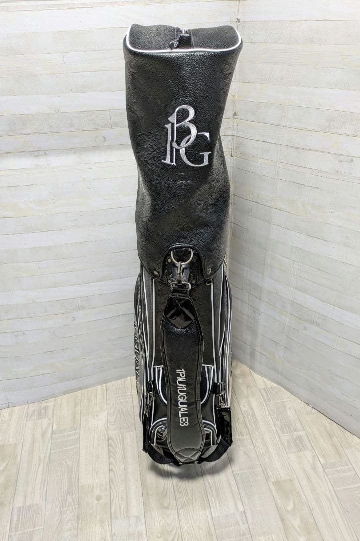 1PIU1UGUALE3　キャディバッグ ブラック/ホワイト