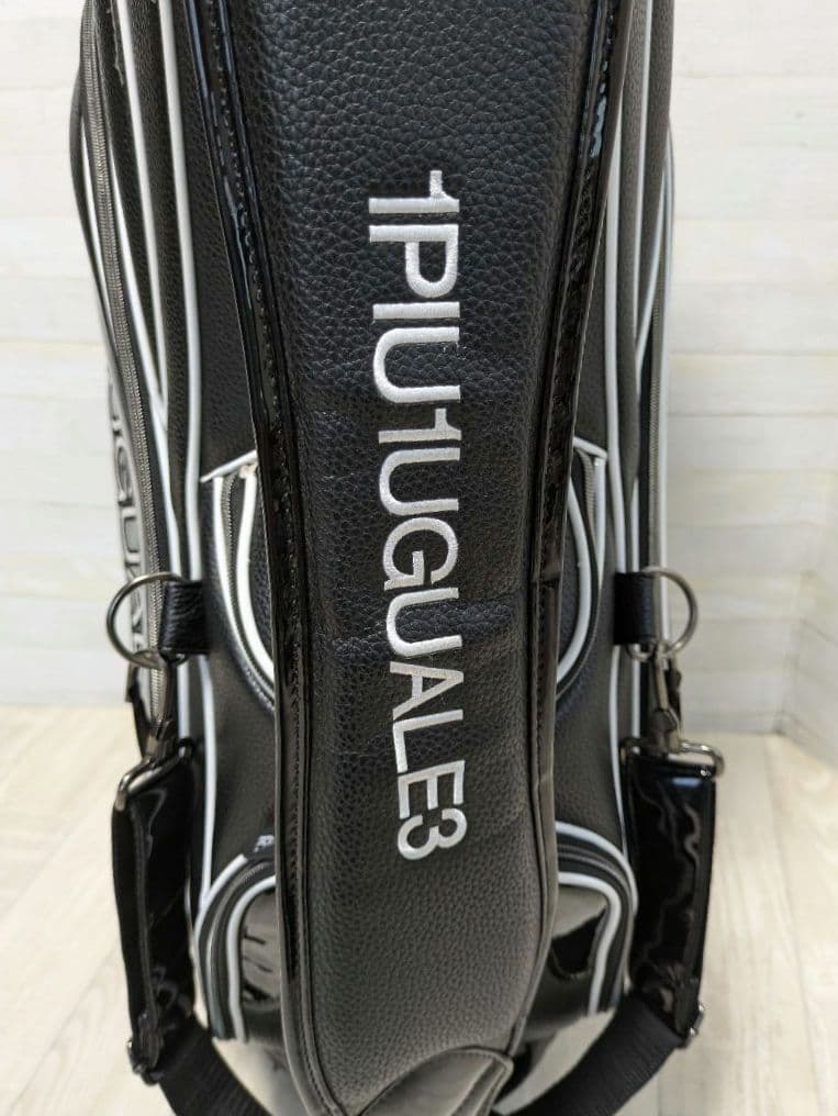 1PIU1UGUALE3　キャディバッグ ブラック/ホワイト