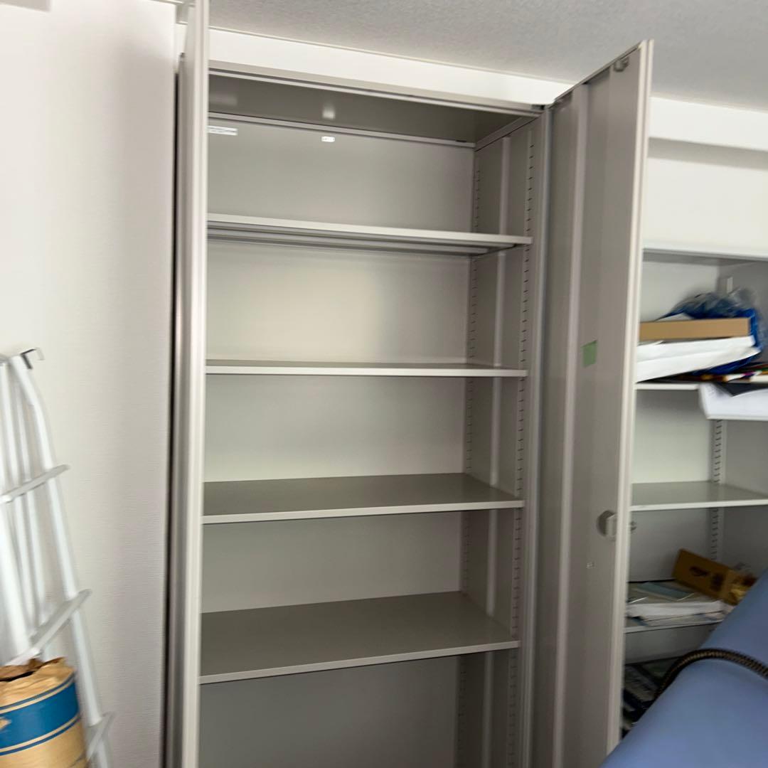 シルバー 鍵付き収納キャビネット 約2120cm