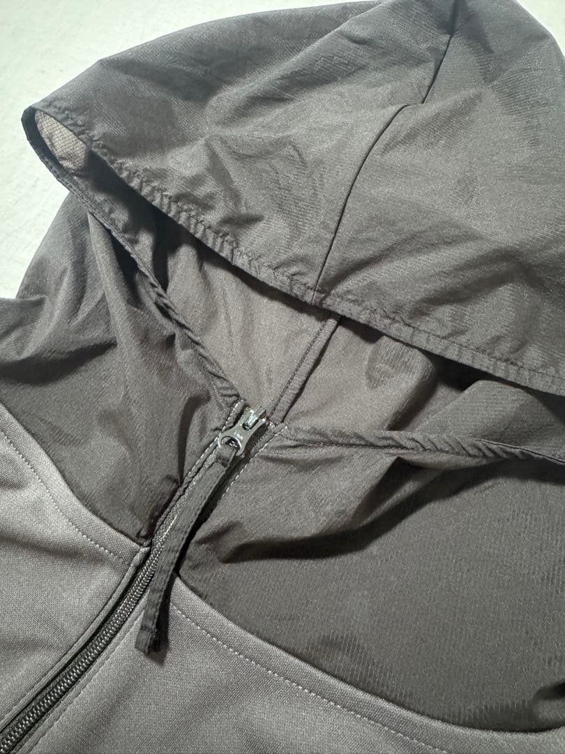 UNFILO ラッシュガード ペプラムフーディ