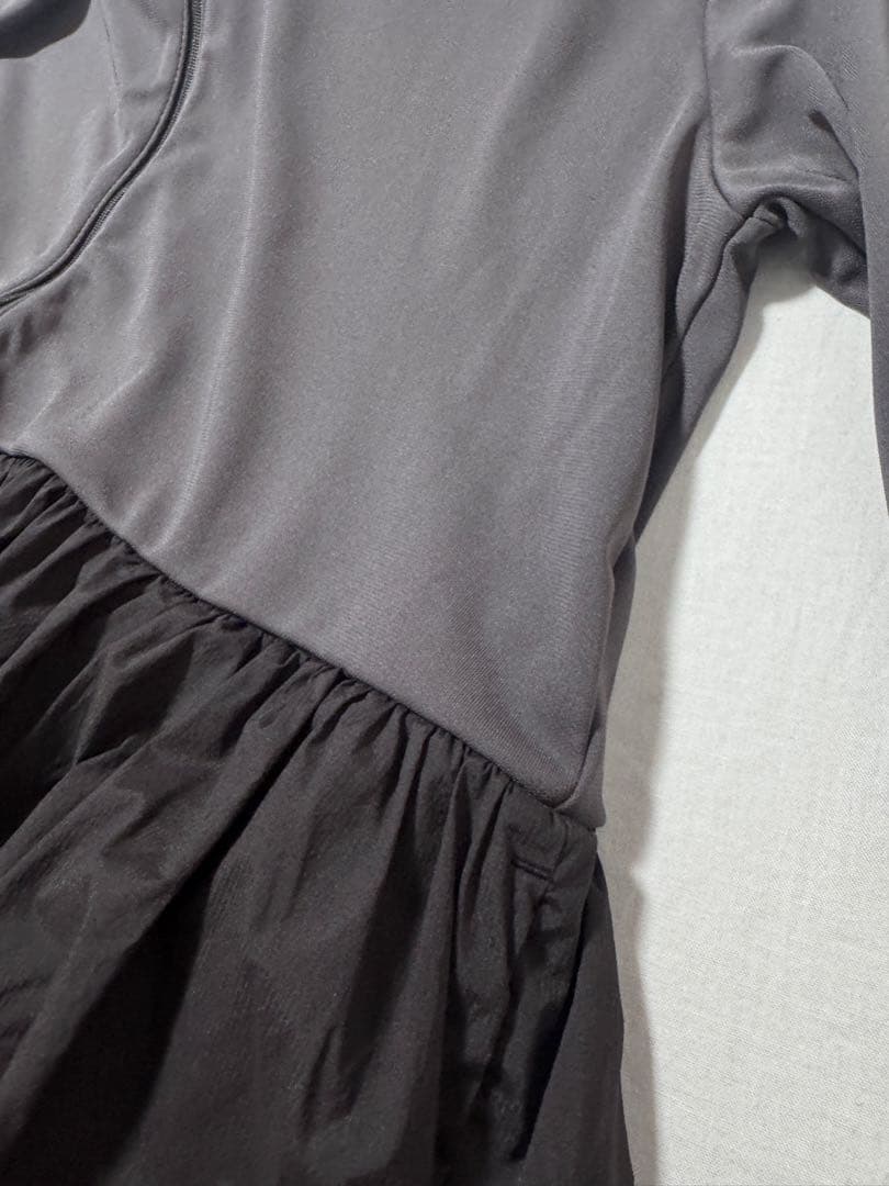 UNFILO ラッシュガード ペプラムフーディ