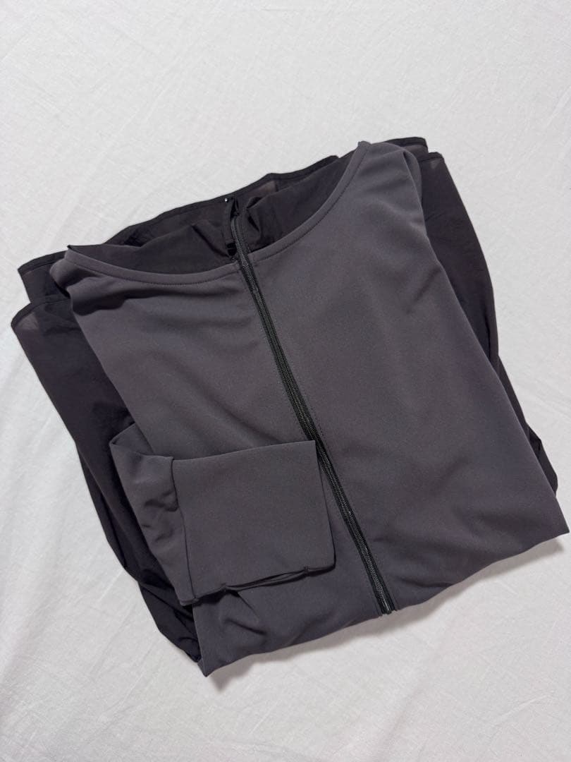 UNFILO ラッシュガード ペプラムフーディ