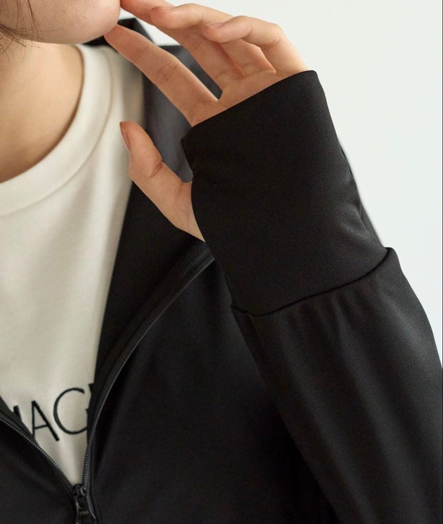 UNFILO ラッシュガード ペプラムフーディ