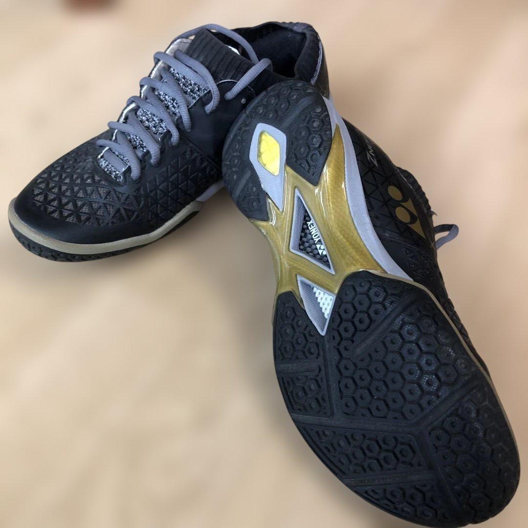 テニス，バドミントン，ランニングシューズ