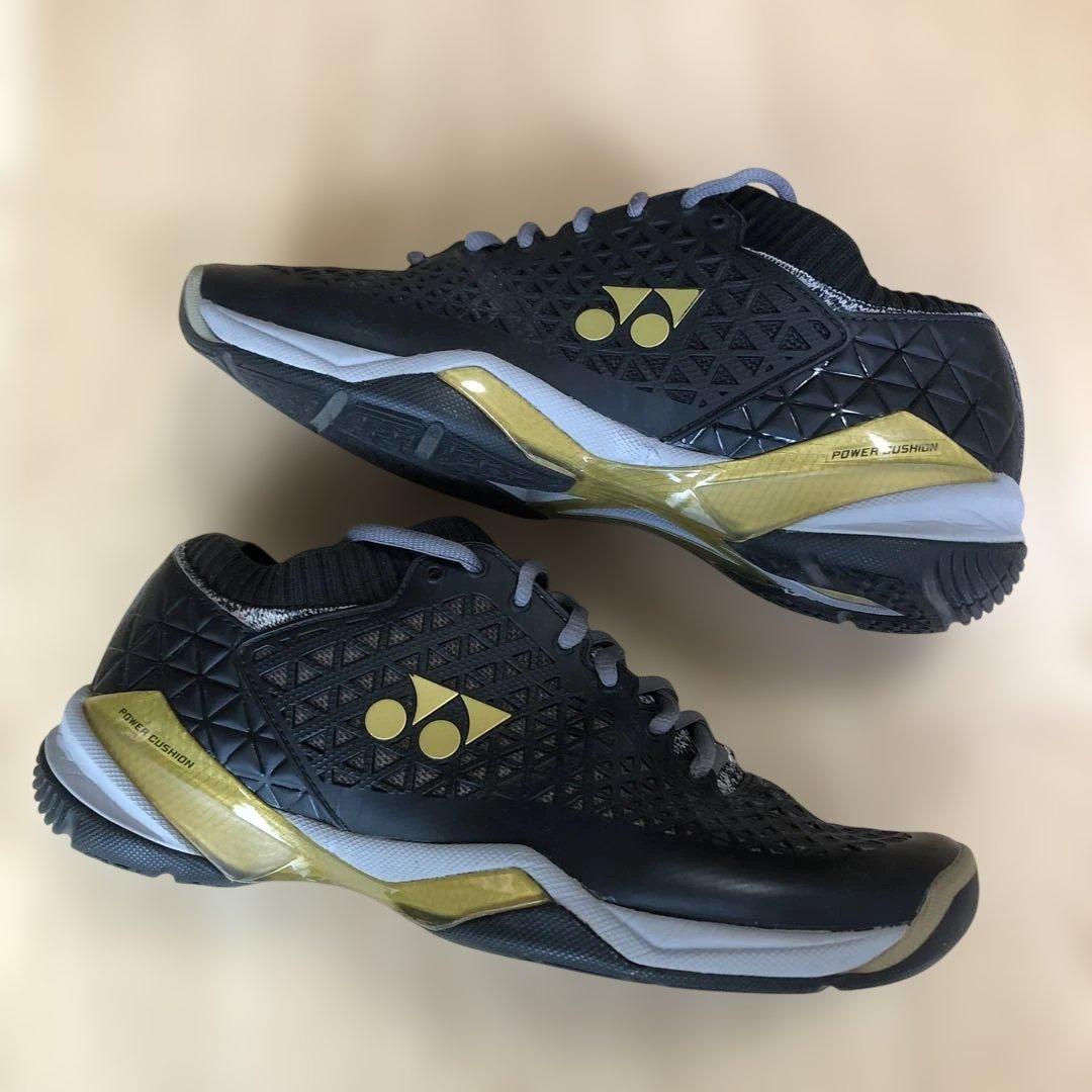 テニス，バドミントン，ランニングシューズ