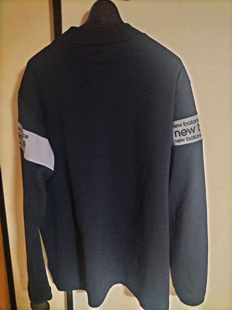 New Balance ネイビー 長袖トレーナー