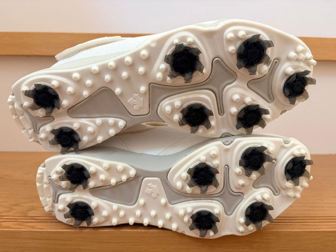 ホワイト スニーカー 新品タグ付きDescente