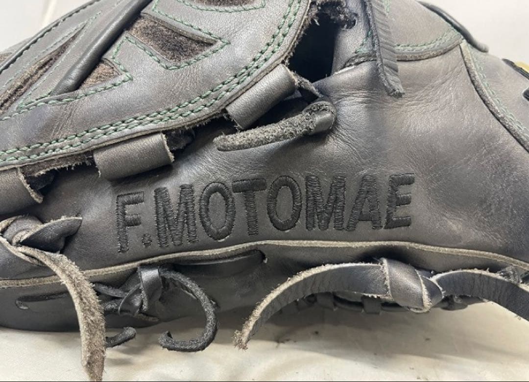 千葉ロッテマリーンズ本前郁也選手実使用グローブ