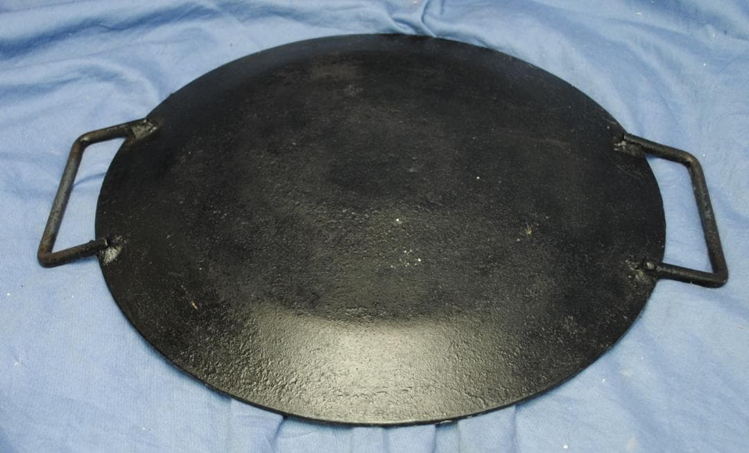 一生物・分厚い鉄板 グリル フライパン 取手付 アウトドア・キャンプ・鉄板焼き