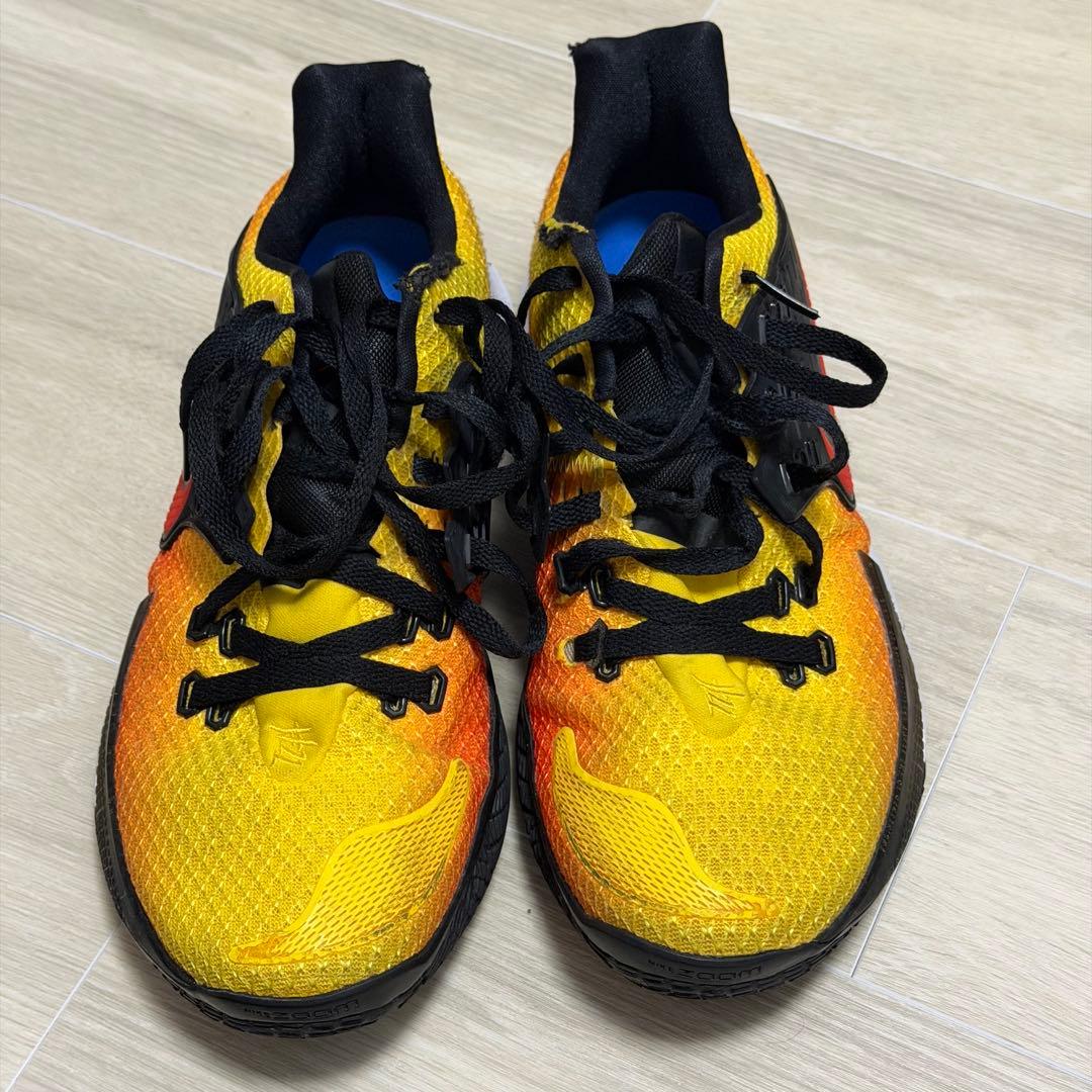 Nike kyrie low 2 バスケットボールシューズ イエロー/オレンジ