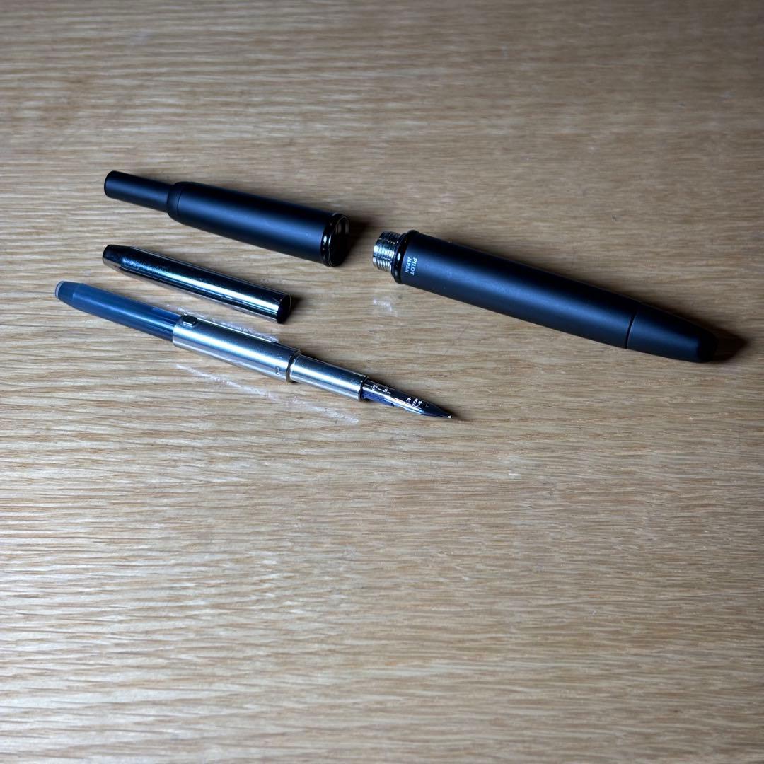 パイロット キャップレス万年筆 ブラック M