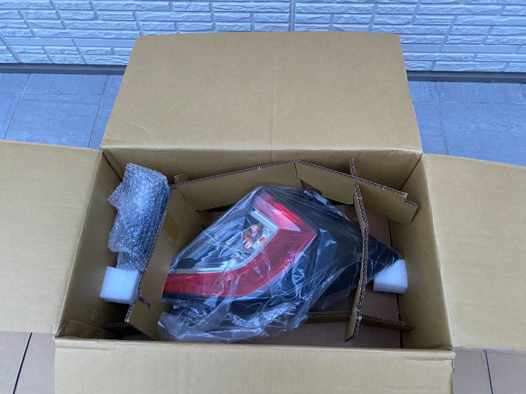 シビックタイプR FK8 純正テールランプ　無限シーケンシャル